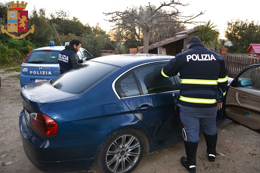  Rubano in provincia e rivendono in Libia: scoperto il traffico delle auto