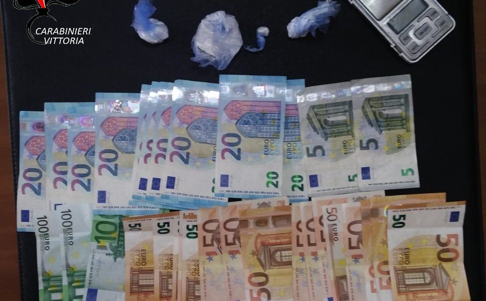  Vittoria – Carabinieri arrestano 45enne albanese, sorpreso con cocaina e soldi