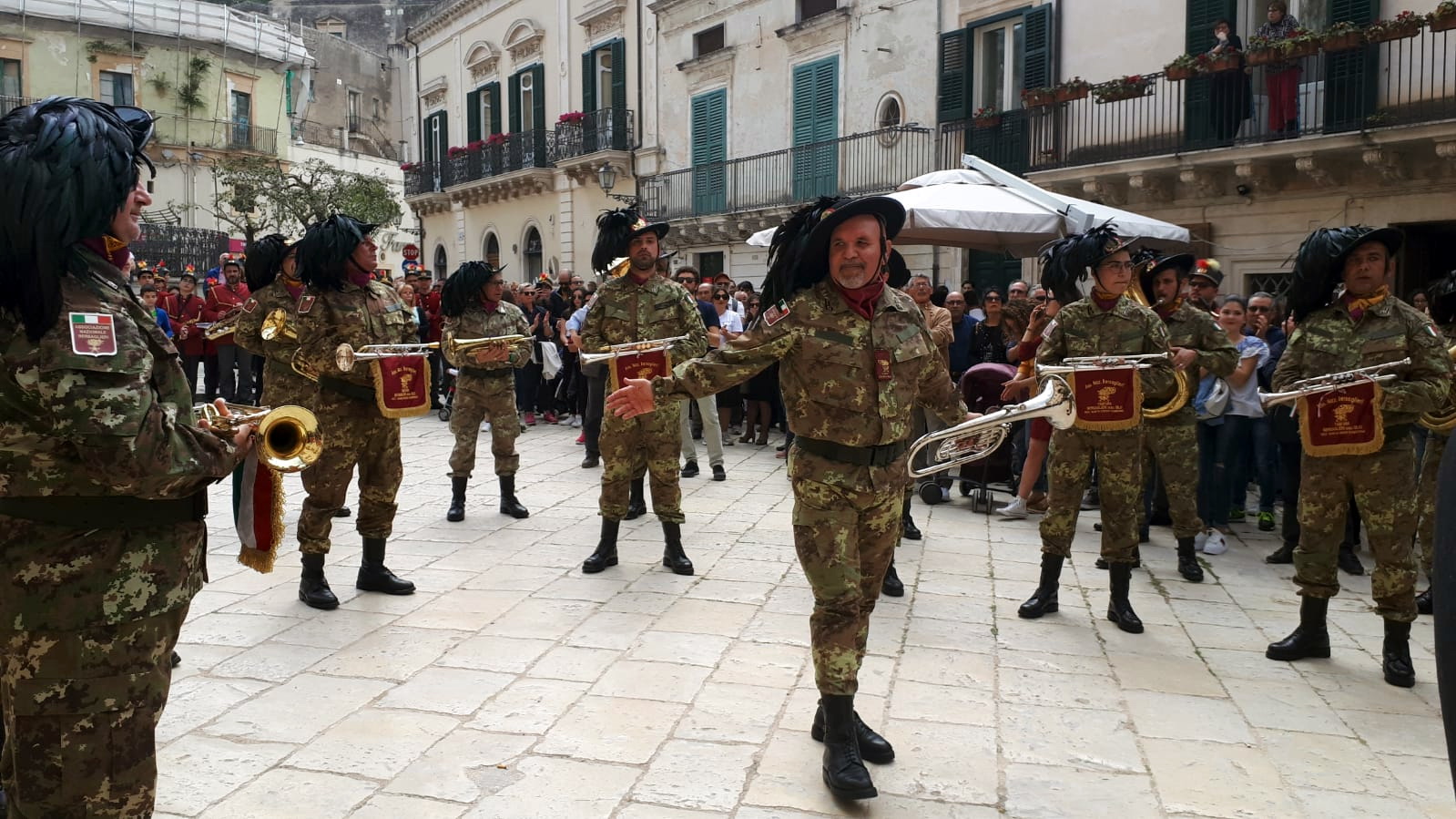  La Liberazione a Scicli con i nostri Bersaglieri. Ora il raduno a Matera