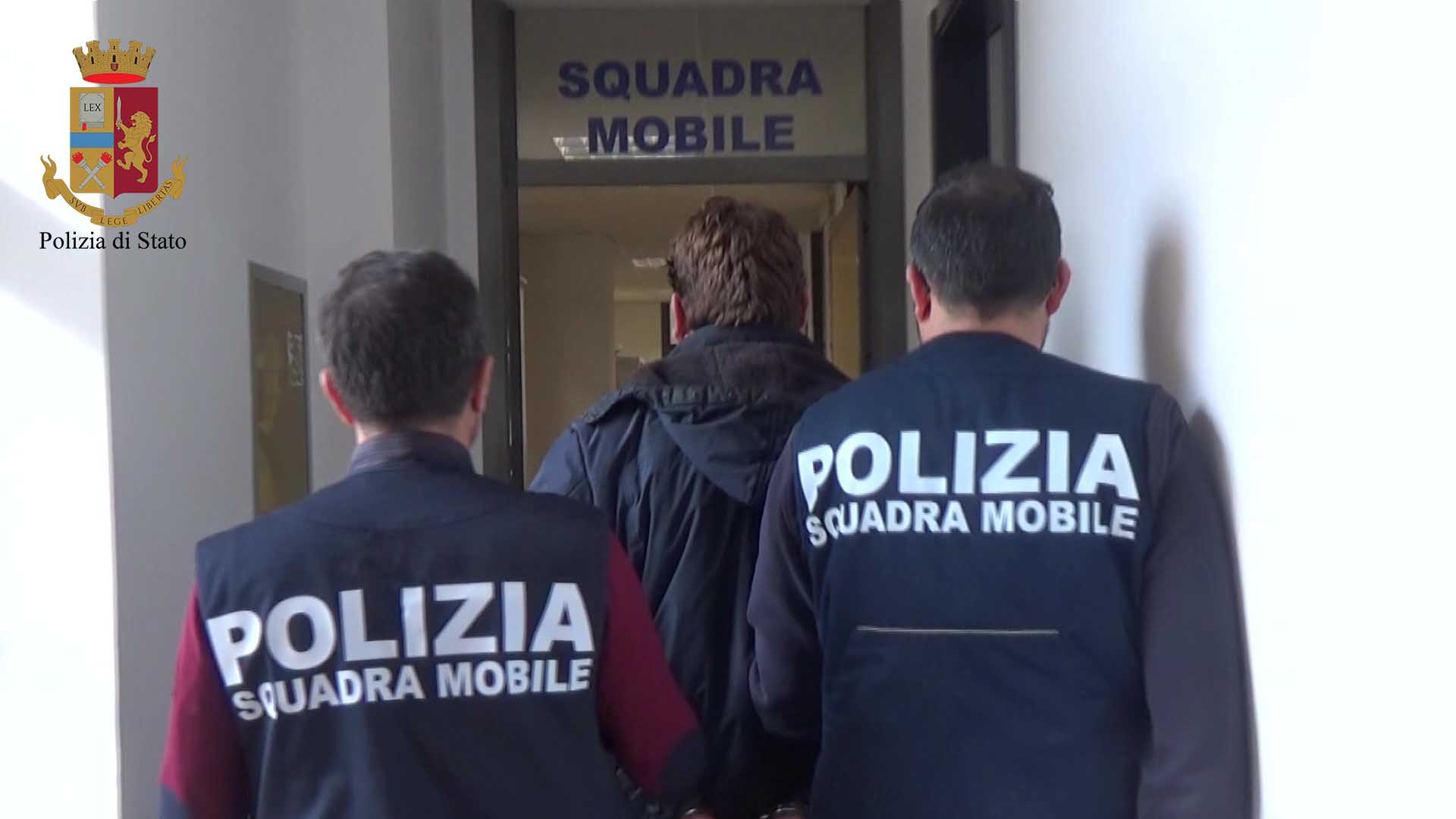  Scicli, con la “coca” purissima alla fermata del bus: arrestato albanese