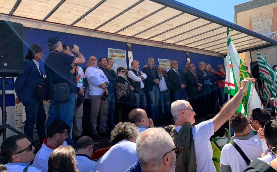  Marcia (lenta) di protesta per la Ragusa-Catania: “Siamo davvero inc…”