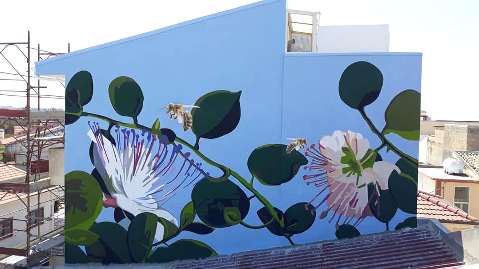  Il murales per le api abbellisce un cantiere nel cuore di Punta Secca