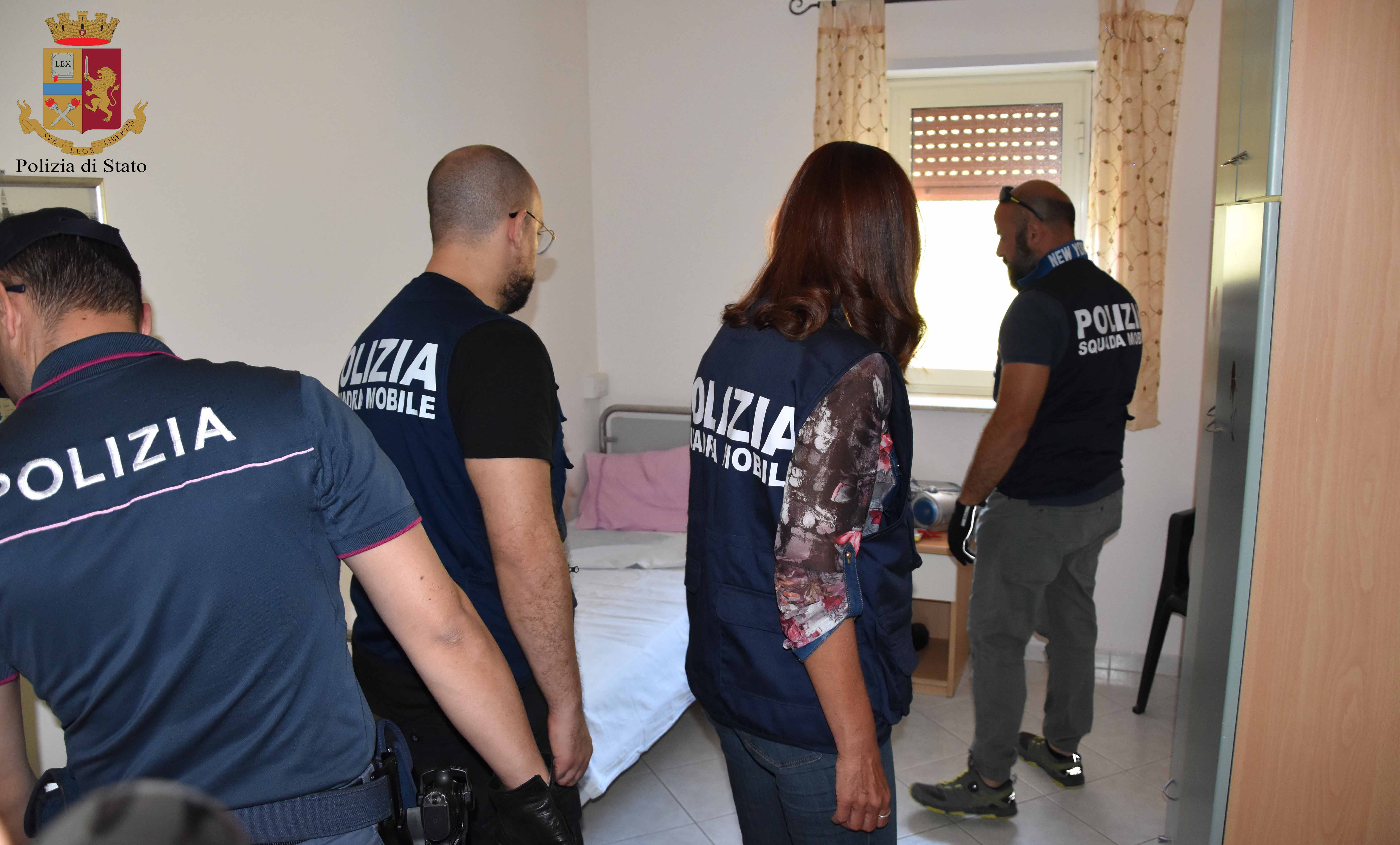 Botte e insulti ai malati di Alzheimer nella casa di riposo: tre arresti