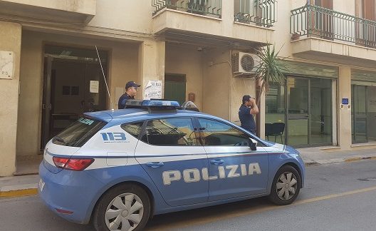  Comiso, minaccia con un coltello l’esercente di un bar: arrestato