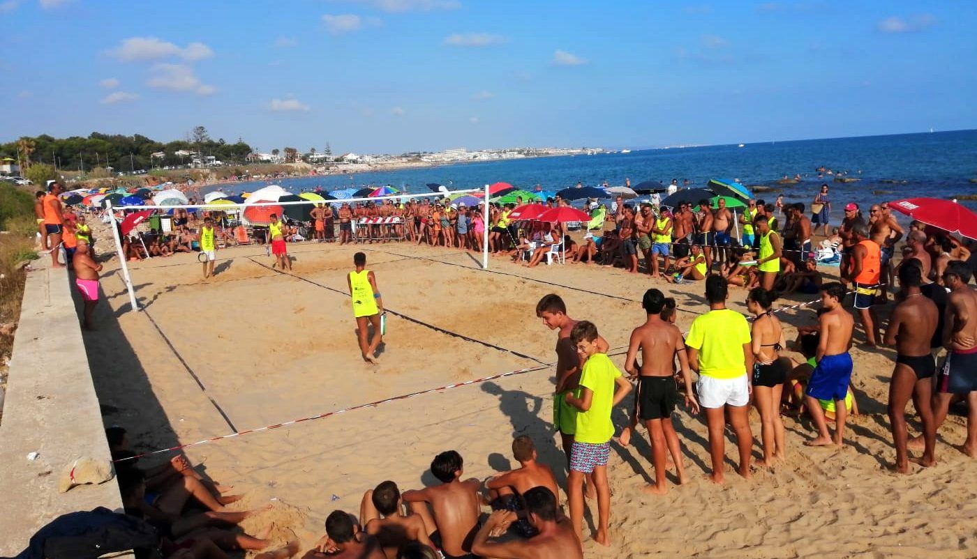  Una spiaggia in festa per il tam-beach: quando lo sport è stare in famiglia