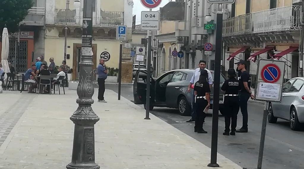 Cartelloni e censura, la furia di Agnello: “Lontani dalla democrazia”