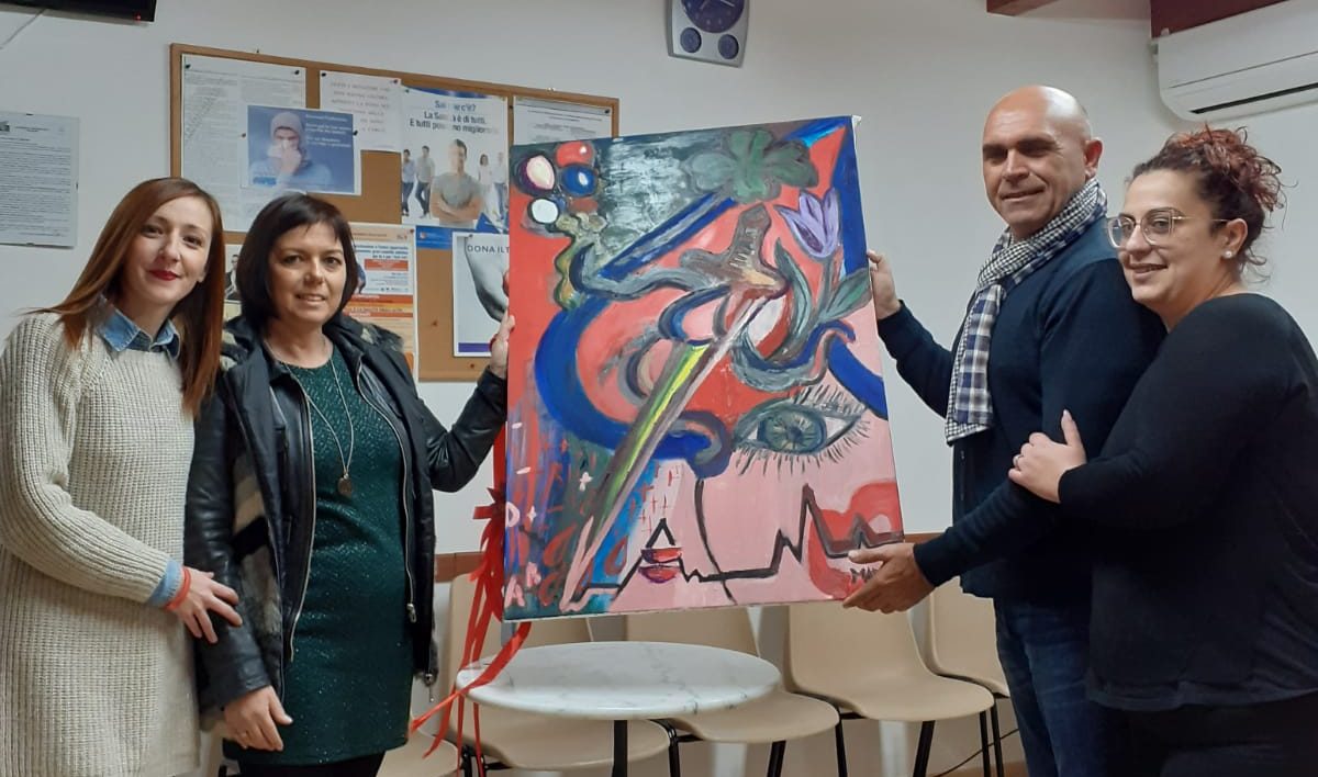  L’artista sciclitana Maria Alfieri dona un dipinto all’Avis regionale