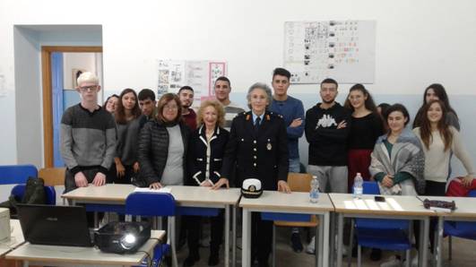  Rispetto del codice della strada, la polizia municipale entra a scuola