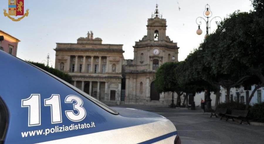  Vittoria, furto in abitazione: la Polizia di Stato arresta tre persone