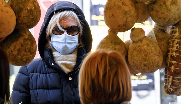  Coronavirus, altre restrizioni: in pub e ristoranti solo servizio a domicilio