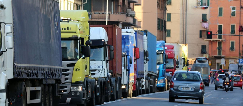 I camion dal Nord tornano vuoti: aria di crisi per gli autotrasportatori