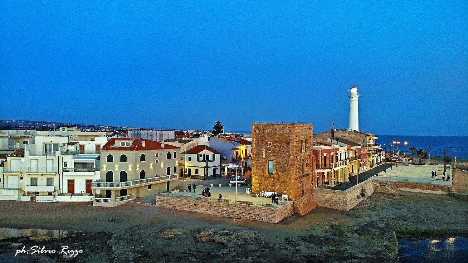  Punta Secca, il tramonto a pagamento e i diritti negati (solo ad alcuni)