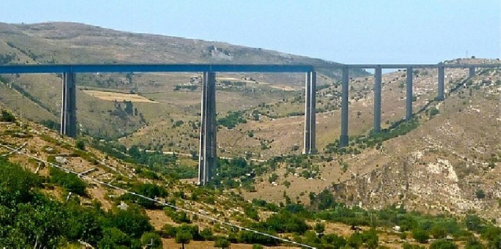  Un 51enne di S.Croce muore suicida sul ponte Costanzo di Modica