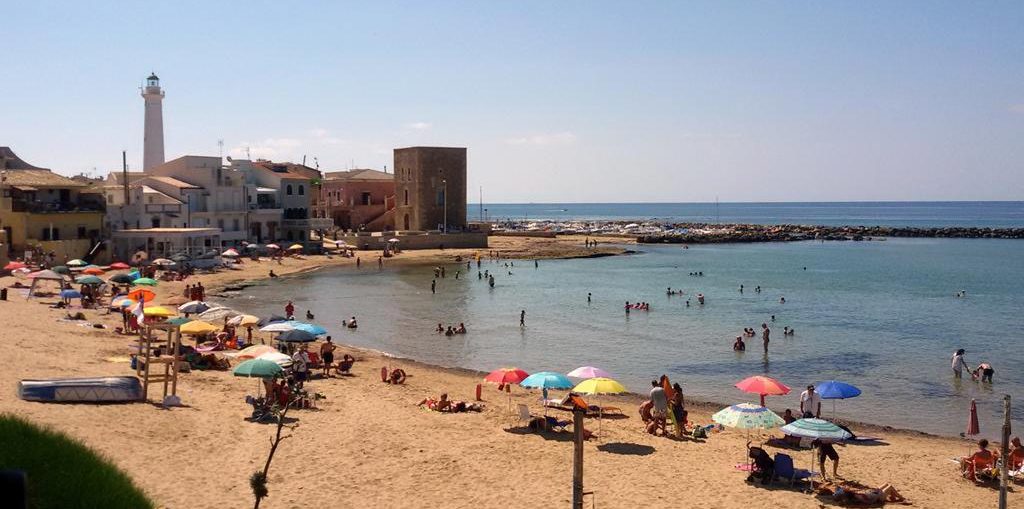  Distanza in spiaggia, vendita e consumo di alcolici: ecco l’ordinanza