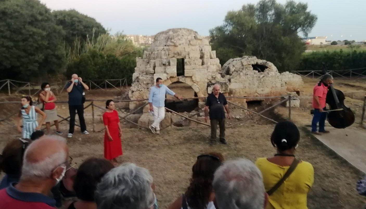  Un magico tramonto saluta la riapertura al pubblico di Mezzagnone