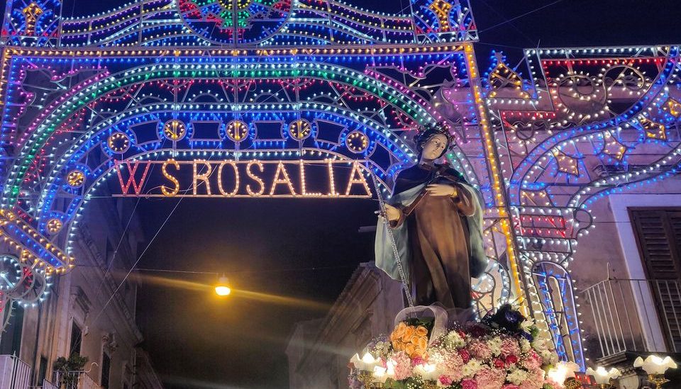  Santa Rosalia, salta la festa esterna. Ecco tutti gli appuntamenti