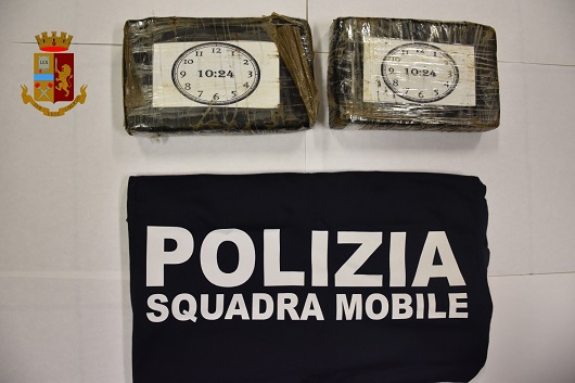  Ragusa – Sequestrati 2,3 kg di cocaina per un valore di oltre 700 mila euro. Un arresto