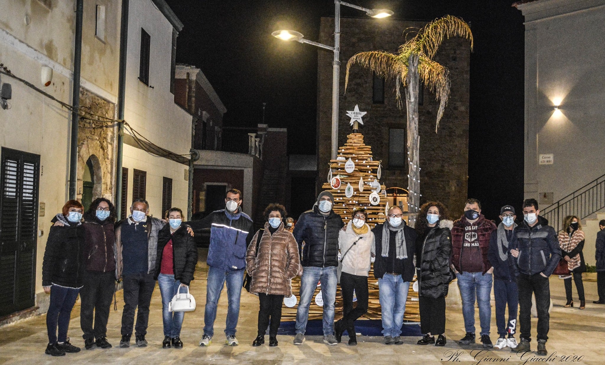  Un albero ecologico “illumina” P.Secca: così coltiviamo la speranza