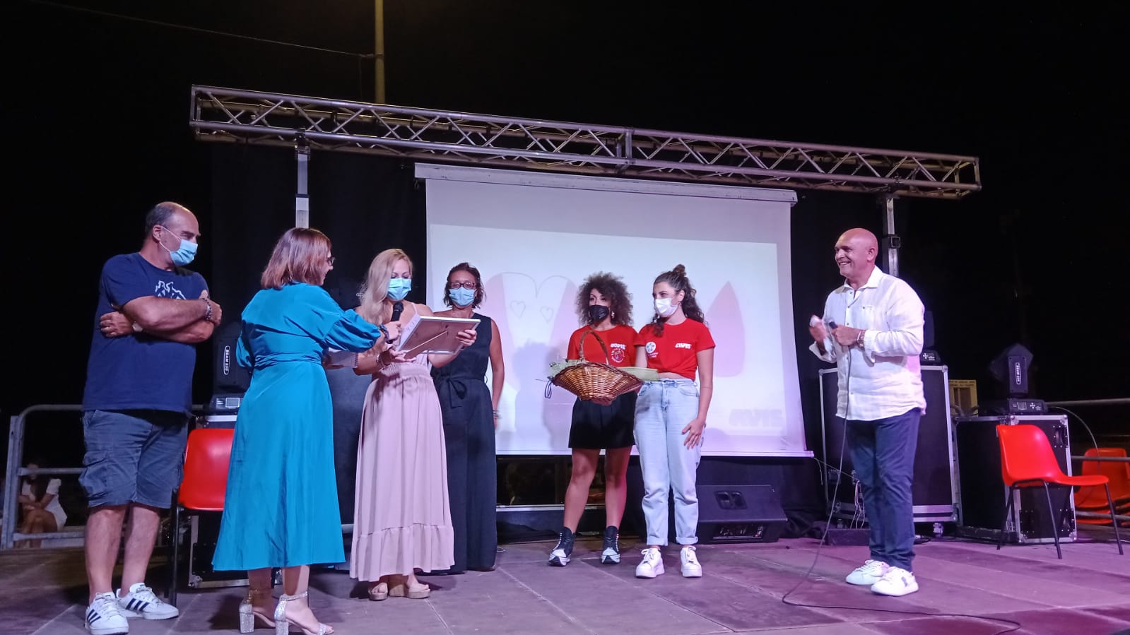  CalendAvis, celebrata in piazza Faro la serata dell’altruismo: il video