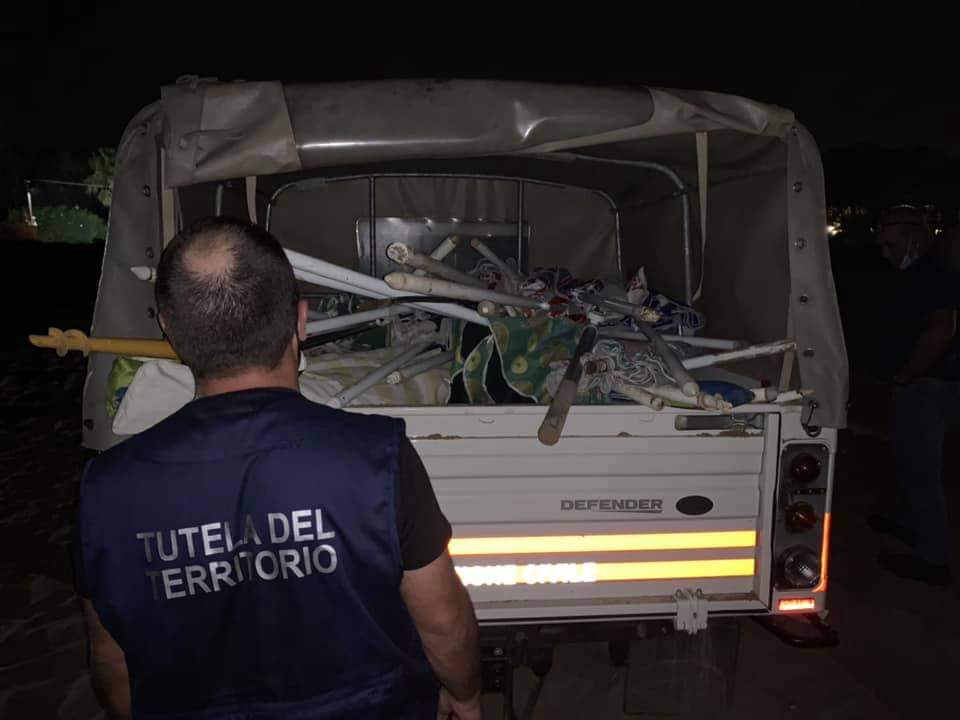  Sgomberati sedie e ombrelloni dalle spiagge di Casuzze e Caucana