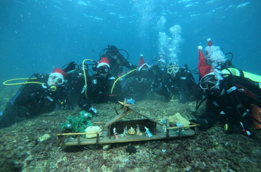  Uno scambio d’auguri sott’acqua: il rito della Pelagus è a fin di bene