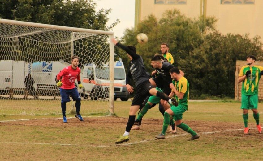  Calcio, figuraccia inattesa per il S.Croce. Il Palazzolo ha vita facile (3-0)