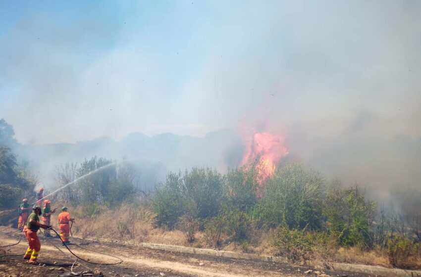  Fiamme in contrada Piombo. Intervenute tre squadre di vigili del fuoco