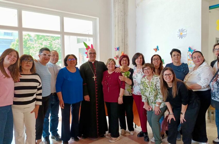 Una visita speciale: il Vescovo incontra la scuola, dialogo e speranza tra le generazioni