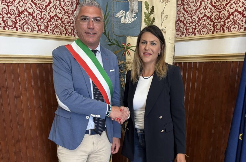 Cambio in Giunta: Gambino rassegna dimissioni, al suo posto Roberta Iacono