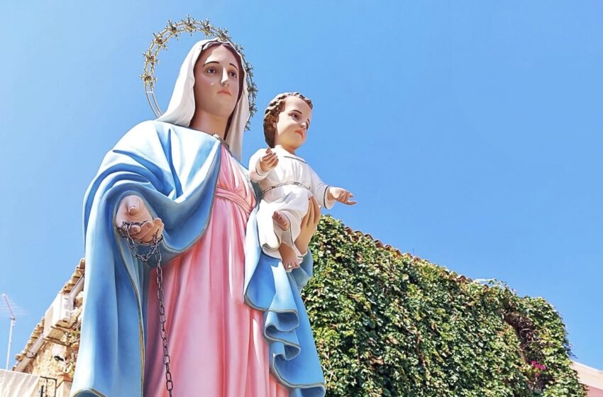  Punta Secca, ieri la tradizionale processione in mare per la Madonna di Porto Salvo